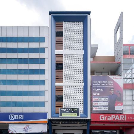 Urbanview Hotel Syariah De Umbrella Ciputat Tangerang Exterior foto